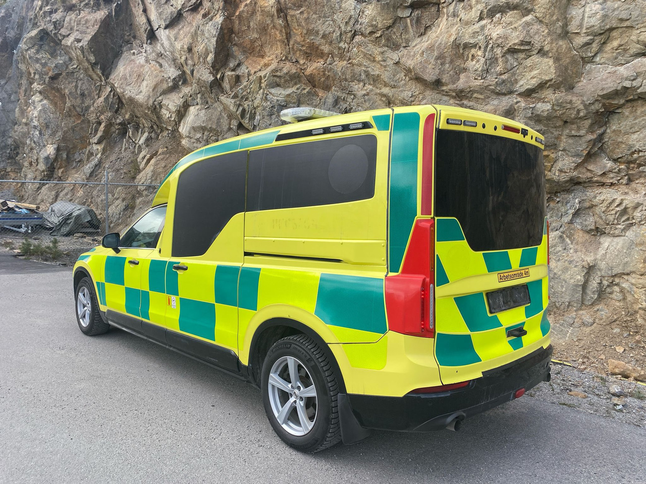 Volvo Nilsson XC90 D5 AWD - Ambulance - RESERVERAD !! - Krankenwagen: das Bild 4 Volvo Nilsson XC90 D5 AWD - Ambulance - RESERVERAD !! - Krankenwagen: das Bild 4
