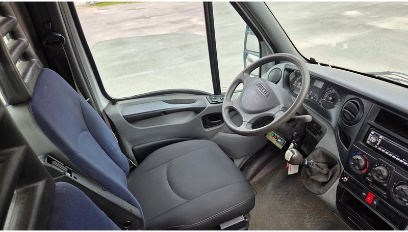 Transporter Iveco Daily 35S12 4X2 Galaxylift GT18-10: das Bild 9