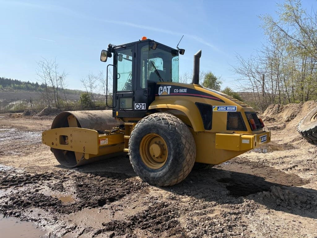 CAT CS 563 E - Walzenzug: das Bild 2 CAT CS 563 E - Walzenzug: das Bild 2