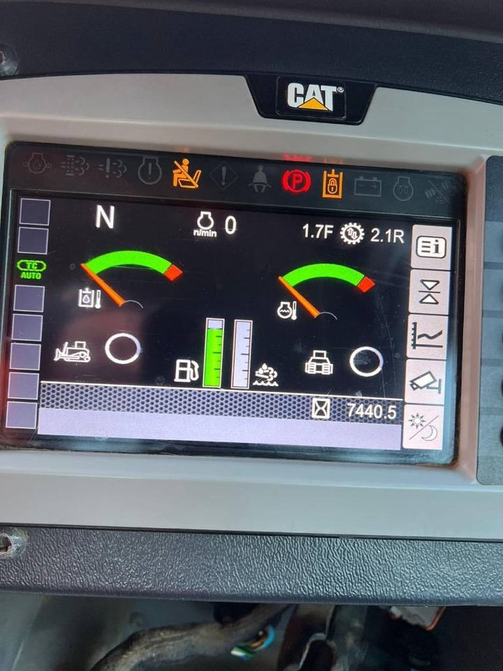 CAT D 4 K 2 LGP (Under Preparation) - Bulldozer: das Bild 2 CAT D 4 K 2 LGP (Under Preparation) - Bulldozer: das Bild 2