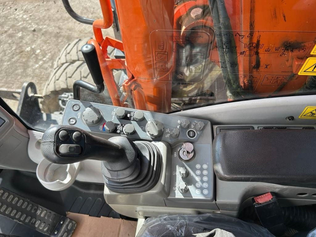 Hitachi ZX 140 W-5B  - Leasing Hitachi ZX 140 W-5B: das Bild 10