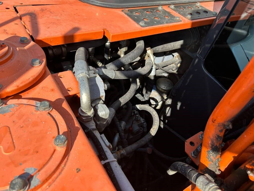 Hitachi ZX 140 W-5B  - Leasing Hitachi ZX 140 W-5B: das Bild 17