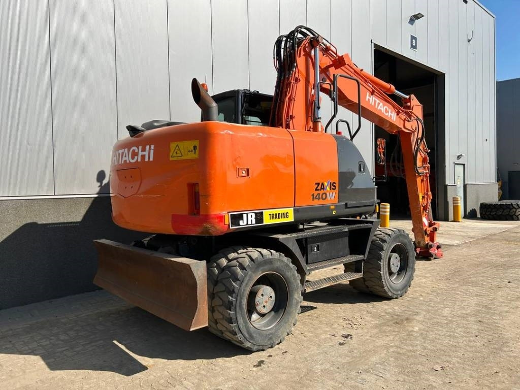 Hitachi ZX 140 W-5B - Mobilbagger: das Bild 4 Hitachi ZX 140 W-5B - Mobilbagger: das Bild 4