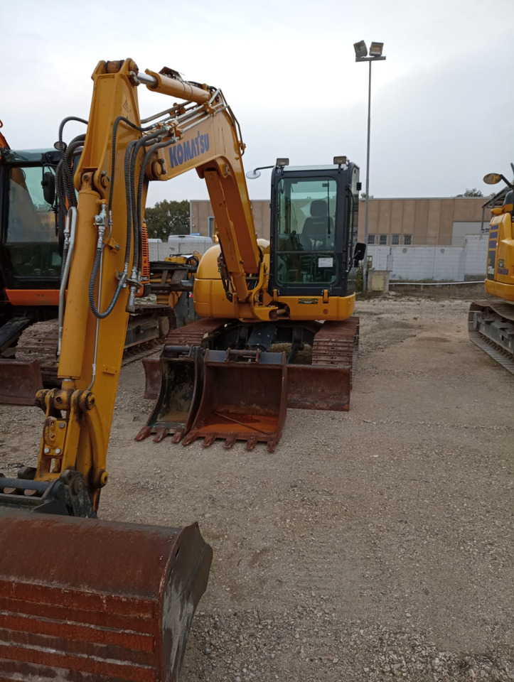 KOMATSU PC80MR-5 - Kettenbagger: das Bild 1 KOMATSU PC80MR-5 - Kettenbagger: das Bild 1