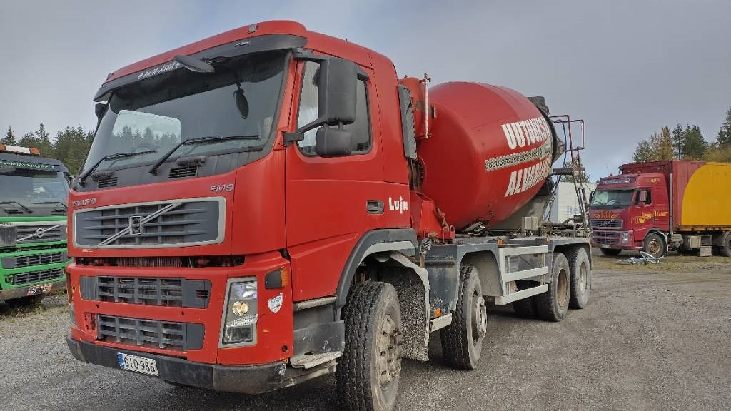 Volvo FM9 8x4 full steel,manual, mixer - Tankwagen: das Bild 1 Volvo FM9 8x4 full steel,manual, mixer - Tankwagen: das Bild 1