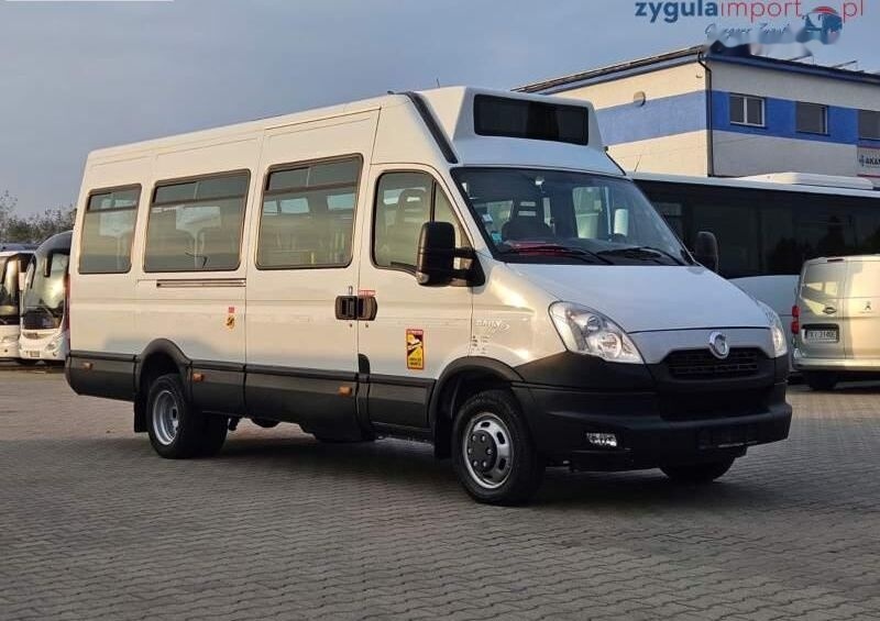 Kleinbus, Personentransporter IVECO A50C17 DAILY: das Bild 1