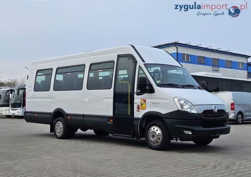 Kleinbus, Personentransporter IVECO DAILY A50C17: das Bild 1