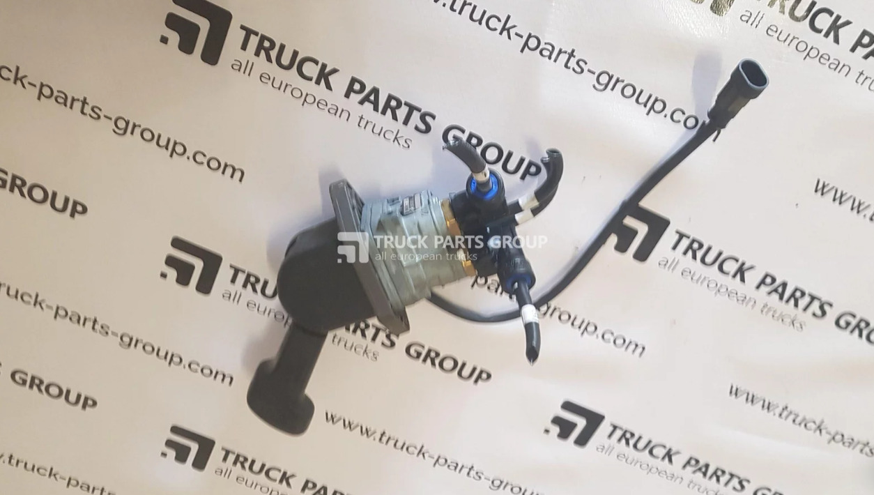 IVECO IVECO STRALIS EURO6 hand brake valve 15194, 7420532931, 7421051046, 20532931, 21051046, 2.62019, 6.15051, 35419, 35271, 06.020.4007.051, 095.291, 095/95, 11660, 1226728, 1362-2919010, 143.220-00A, 2.6 - Bremsteile für LKW: das Bild 1 IVECO IVECO STRALIS EURO6 hand brake valve 15194, 7420532931, 7421051046, 20532931, 21051046, 2.62019, 6.15051, 35419, 35271, 06.020.4007.051, 095.291, 095/95, 11660, 1226728, 1362-2919010, 143.220-00A, 2.6 - Bremsteile für LKW: das Bild 1