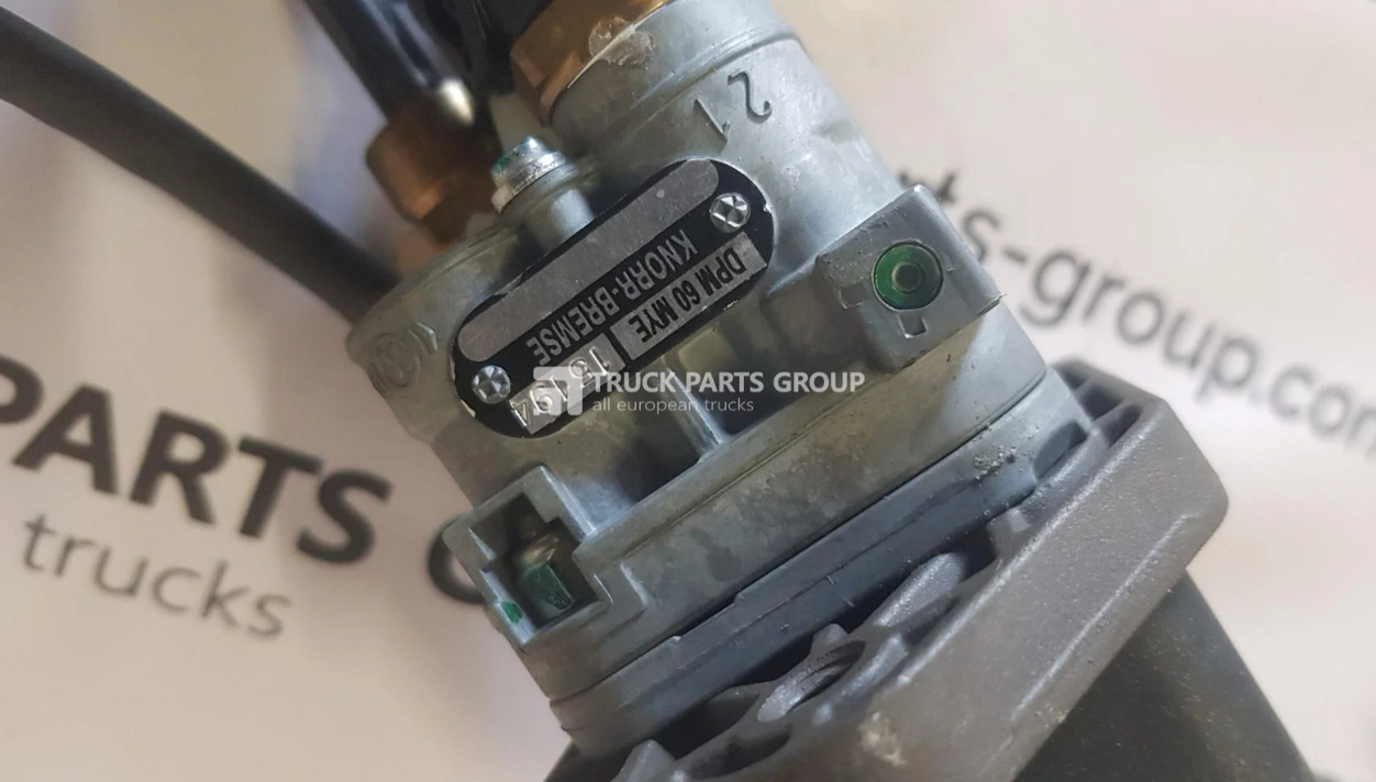 IVECO IVECO STRALIS EURO6 hand brake valve 15194, 7420532931, 7421051046, 20532931, 21051046, 2.62019, 6.15051, 35419, 35271, 06.020.4007.051, 095.291, 095/95, 11660, 1226728, 1362-2919010, 143.220-00A, 2.6 - Bremsteile für LKW: das Bild 2 IVECO IVECO STRALIS EURO6 hand brake valve 15194, 7420532931, 7421051046, 20532931, 21051046, 2.62019, 6.15051, 35419, 35271, 06.020.4007.051, 095.291, 095/95, 11660, 1226728, 1362-2919010, 143.220-00A, 2.6 - Bremsteile für LKW: das Bild 2