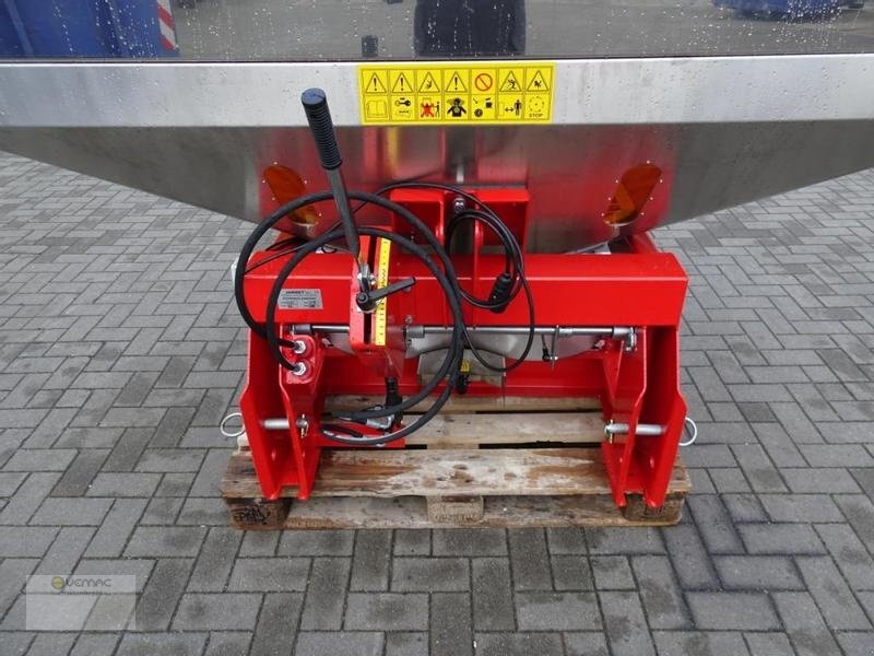 Vemac Zweischeibenstreuer 2000KG Streuer Winterdienst Traktor NEU - Düngerstreuer: das Bild 5 Vemac Zweischeibenstreuer 2000KG Streuer Winterdienst Traktor NEU - Düngerstreuer: das Bild 5