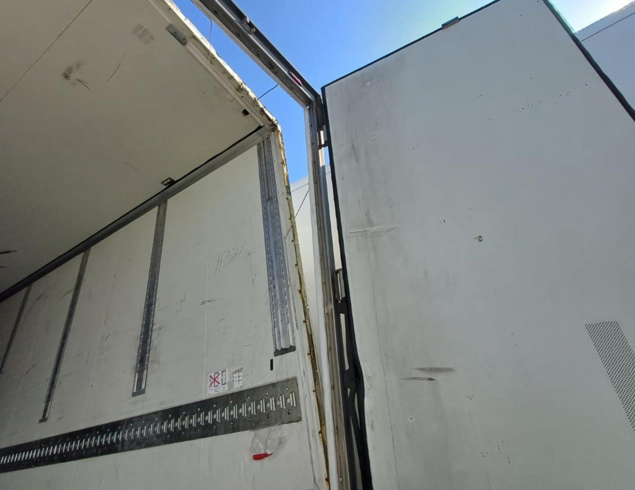 2018 Krone SDR Double Deck Cool Liner FP60 ThermoKing SLXi 300 Lifting Axle - Kühlkoffer Auflieger: das Bild 2 2018 Krone SDR Double Deck Cool Liner FP60 ThermoKing SLXi 300 Lifting Axle - Kühlkoffer Auflieger: das Bild 2