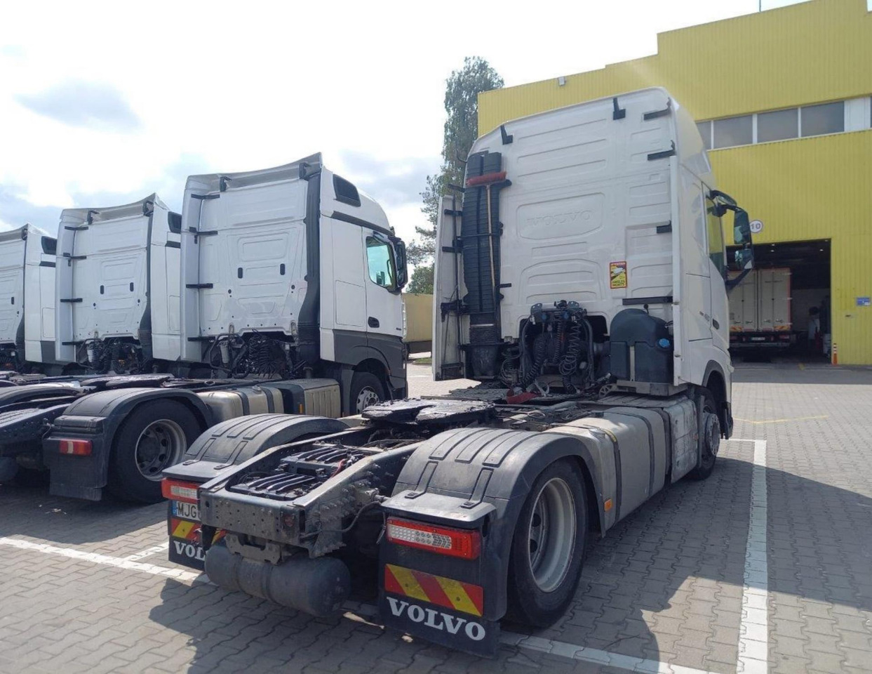 2022 Volvo FH 460 Globetrotter XL Varios i-Save I-ParkCool - Sattelzugmaschine: das Bild 2 2022 Volvo FH 460 Globetrotter XL Varios i-Save I-ParkCool - Sattelzugmaschine: das Bild 2