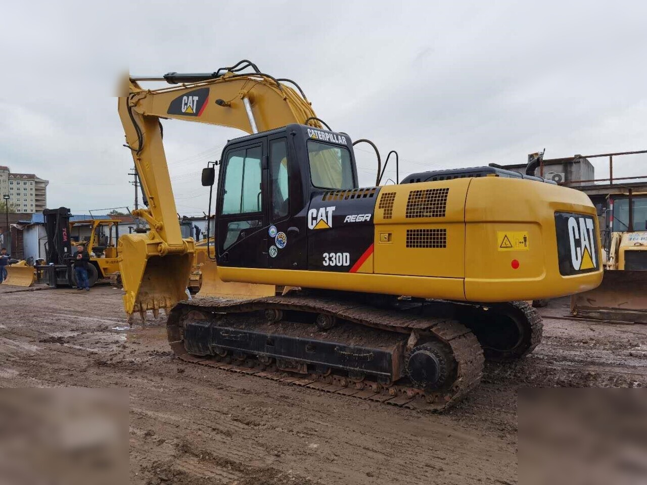 CATERPILLAR 330D - Kettenbagger: das Bild 1 CATERPILLAR 330D - Kettenbagger: das Bild 1