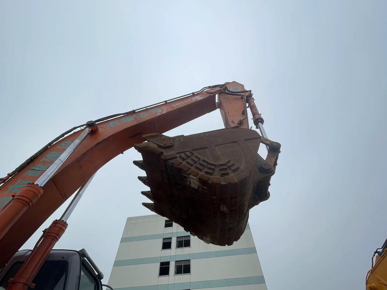 HITACHI ZX350LCH-1 - Kettenbagger: das Bild 3 HITACHI ZX350LCH-1 - Kettenbagger: das Bild 3