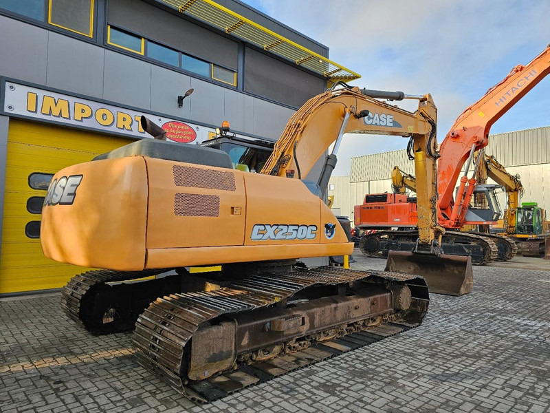 Case CX250C - Kettenbagger: das Bild 4 Case CX250C - Kettenbagger: das Bild 4