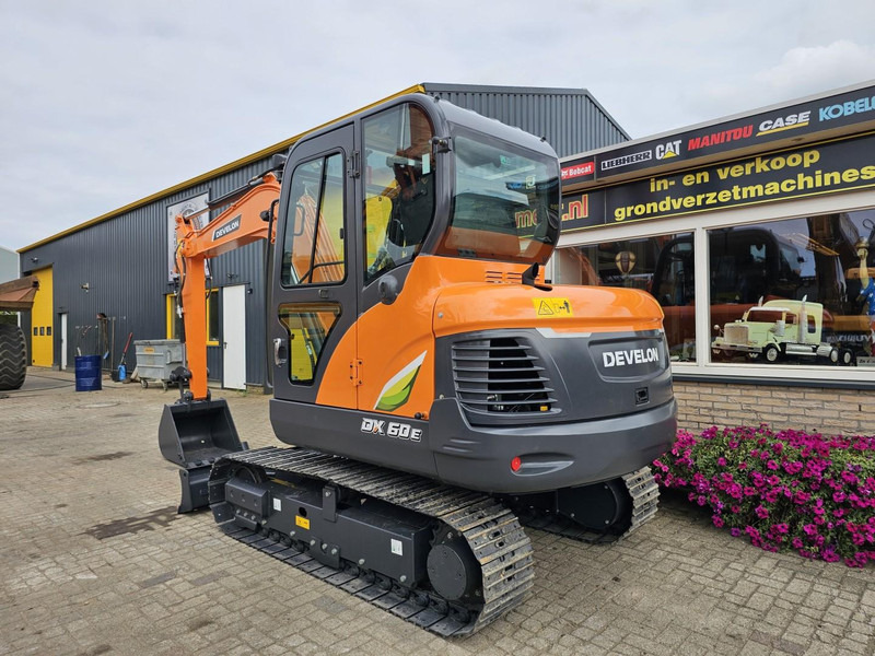 Develon DX60E-10N - Minibagger: das Bild 3 Develon DX60E-10N - Minibagger: das Bild 3