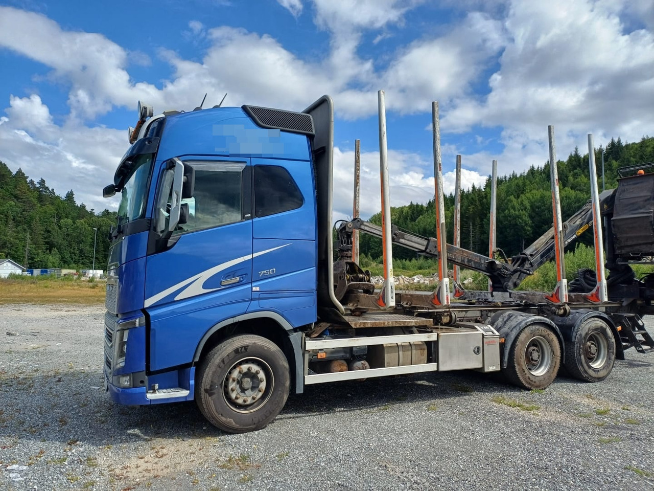 Volvo FH16 750 - Holztransporter, Autokran: das Bild 1 Volvo FH16 750 - Holztransporter, Autokran: das Bild 1