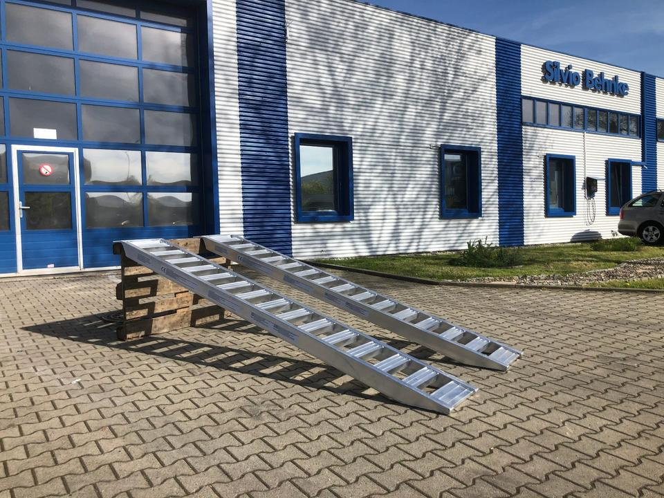 Alurampen Satz 2,5m 2000KG Minibagger Minilader Quad Auffahrrampe *INKL.19% MWST* - Verladerampe: das Bild 4 Alurampen Satz 2,5m 2000KG Minibagger Minilader Quad Auffahrrampe *INKL.19% MWST* - Verladerampe: das Bild 4