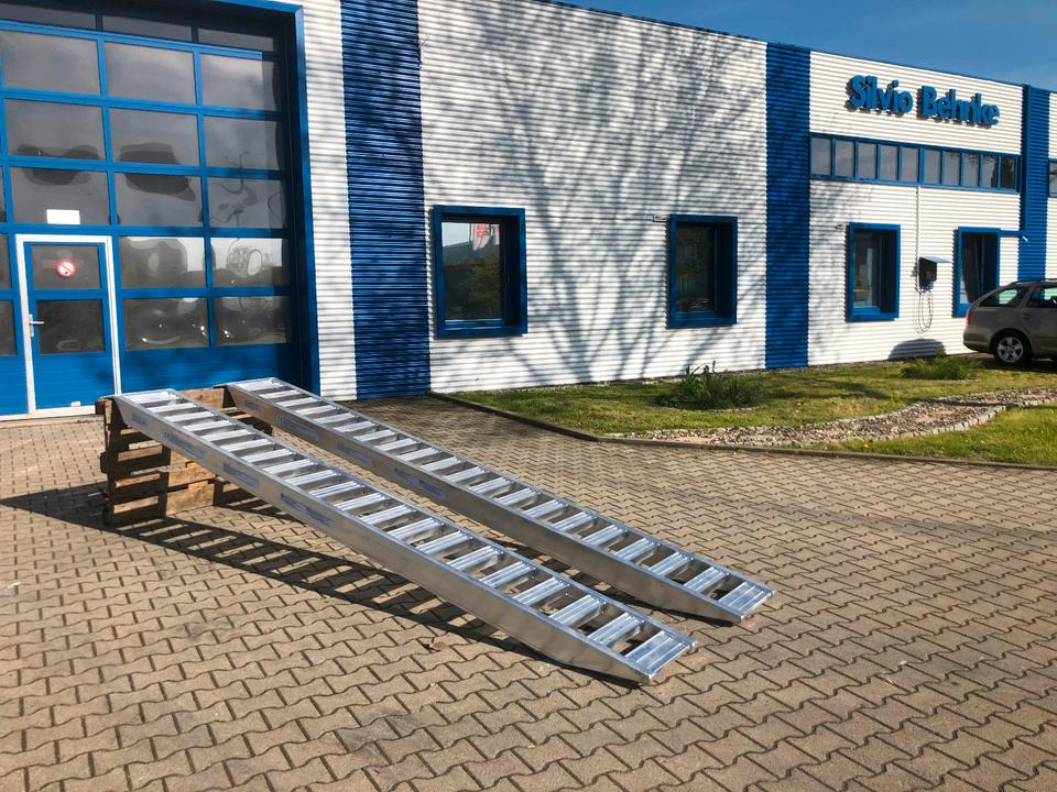 Alurampen Satz 4m 4000KG Minibagger Minilader Quad Auffahrrampe *INKL.19% MWST* - Verladerampe: das Bild 5 Alurampen Satz 4m 4000KG Minibagger Minilader Quad Auffahrrampe *INKL.19% MWST* - Verladerampe: das Bild 5