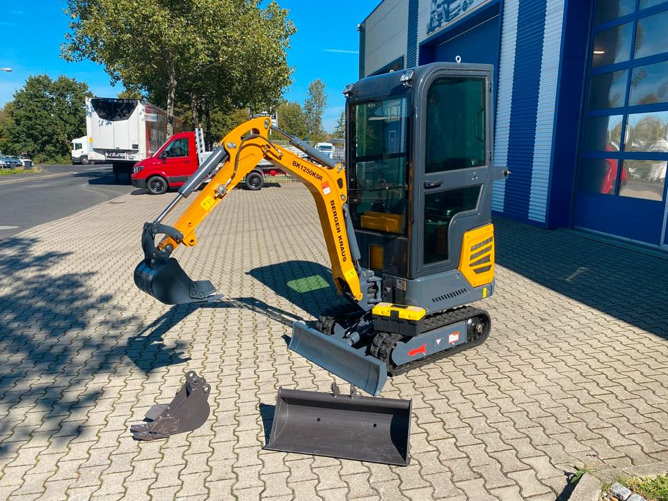 Minibagger BK1250KSR inkl. Schaufelpaket *INKL.19% MWST*KUBOTA*SCHWENKARM*VERSTELLFAHRW*SOFORT!* - Minibagger: das Bild 1 Minibagger BK1250KSR inkl. Schaufelpaket *INKL.19% MWST*KUBOTA*SCHWENKARM*VERSTELLFAHRW*SOFORT!* - Minibagger: das Bild 1