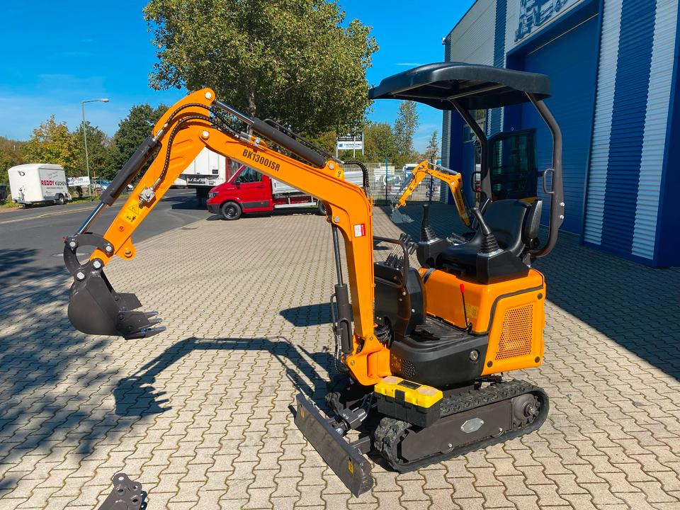 Minibagger BK1300JSR inkl. 3 Schaufeln *INKL.19% MWST*BERGER KRAUS*KUBOTA D902 11,8KW*JOYSTICK*SCHENKWARM*SOFORT!* - Minibagger: das Bild 3 Minibagger BK1300JSR inkl. 3 Schaufeln *INKL.19% MWST*BERGER KRAUS*KUBOTA D902 11,8KW*JOYSTICK*SCHENKWARM*SOFORT!* - Minibagger: das Bild 3