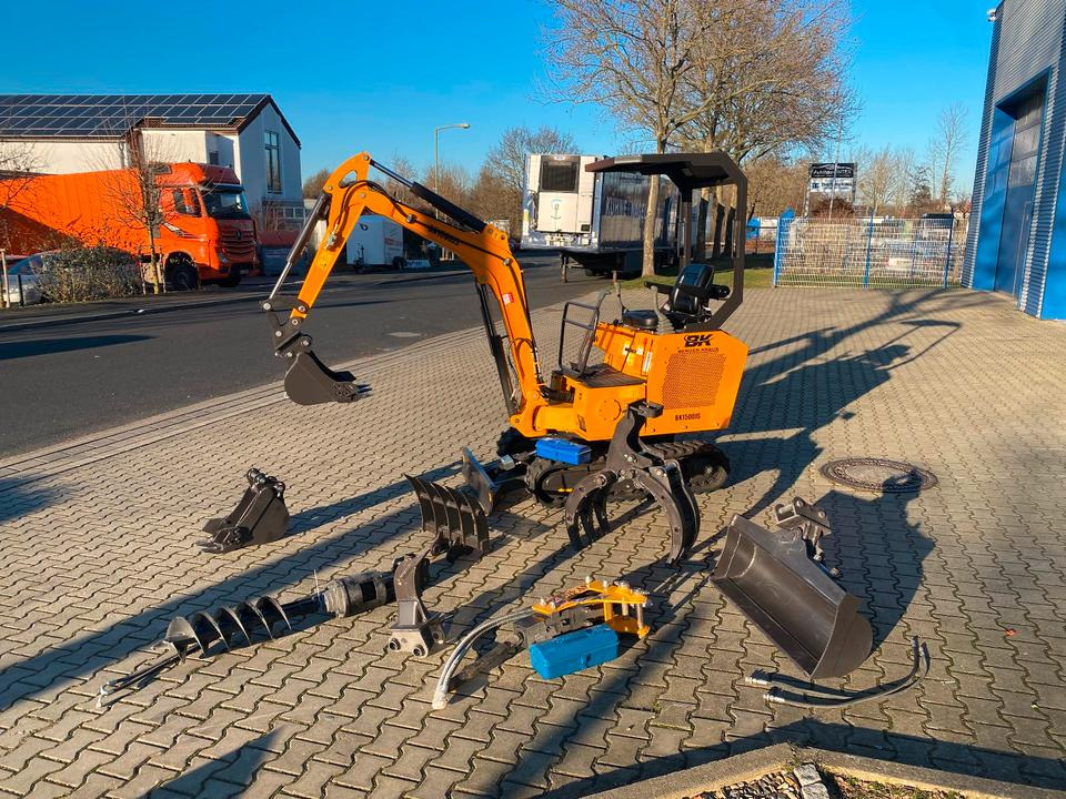 Minibagger BK1500JS + Zubehör *INKL.19% MWST*BERGER KRAUS*KUBOTA*JOYSTICK*ZUBEHÖRPAKET GROß*SOFORT!* - Minibagger: das Bild 1 Minibagger BK1500JS + Zubehör *INKL.19% MWST*BERGER KRAUS*KUBOTA*JOYSTICK*ZUBEHÖRPAKET GROß*SOFORT!* - Minibagger: das Bild 1