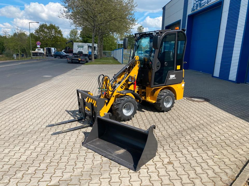Radlader / Hoflader BK906 mit Kabine *INKL.19% MWST*PERKINS*BERGER KRAUS*GABELPAKET*CE*EURO* - Hoflader: das Bild 2 Radlader / Hoflader BK906 mit Kabine *INKL.19% MWST*PERKINS*BERGER KRAUS*GABELPAKET*CE*EURO* - Hoflader: das Bild 2