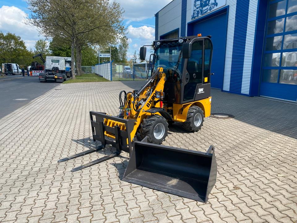 Radlader / Hoflader BK906 mit Kabine *INKL.19% MWST*PERKINS*BERGER KRAUS*GABELPAKET*CE*EURO* - Hoflader: das Bild 1 Radlader / Hoflader BK906 mit Kabine *INKL.19% MWST*PERKINS*BERGER KRAUS*GABELPAKET*CE*EURO* - Hoflader: das Bild 1