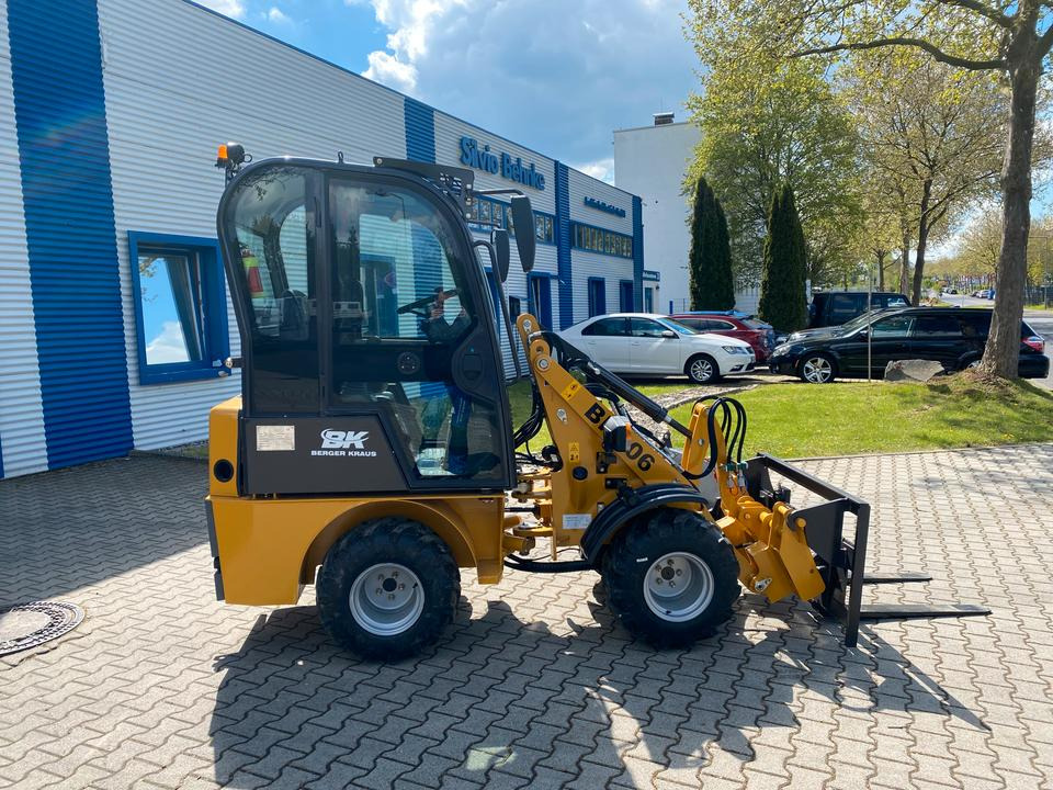Radlader / Hoflader BK906 mit Kabine *INKL.19% MWST*PERKINS*BERGER KRAUS*GABELPAKET*CE*EURO* - Hoflader: das Bild 5 Radlader / Hoflader BK906 mit Kabine *INKL.19% MWST*PERKINS*BERGER KRAUS*GABELPAKET*CE*EURO* - Hoflader: das Bild 5
