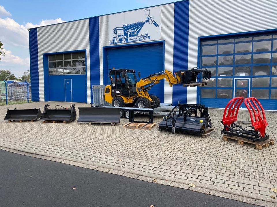 Teleskoplader/Radlader BK810T inkl. Tieflader und großem Zubehör *INKL.19% MWST*BERGER KRAUS*KUBOTA*EURO*CE* - Teleskopradlader: das Bild 1 Teleskoplader/Radlader BK810T inkl. Tieflader und großem Zubehör *INKL.19% MWST*BERGER KRAUS*KUBOTA*EURO*CE* - Teleskopradlader: das Bild 1