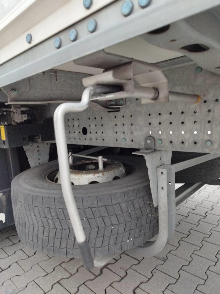 Schmitz Cargobull 3 axles xLiftachse - Isotherm Auflieger: das Bild 4 Schmitz Cargobull 3 axles xLiftachse - Isotherm Auflieger: das Bild 4