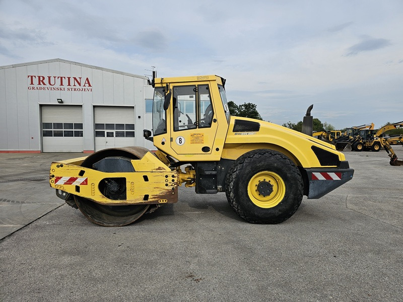 BOMAG BW213DH-4 BVC - Walzenzug: das Bild 1 BOMAG BW213DH-4 BVC - Walzenzug: das Bild 1