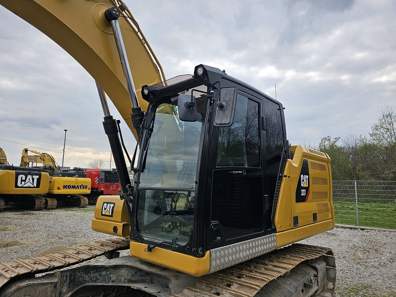 Kettenbagger CATERPILLAR 323-07B: das Bild 8