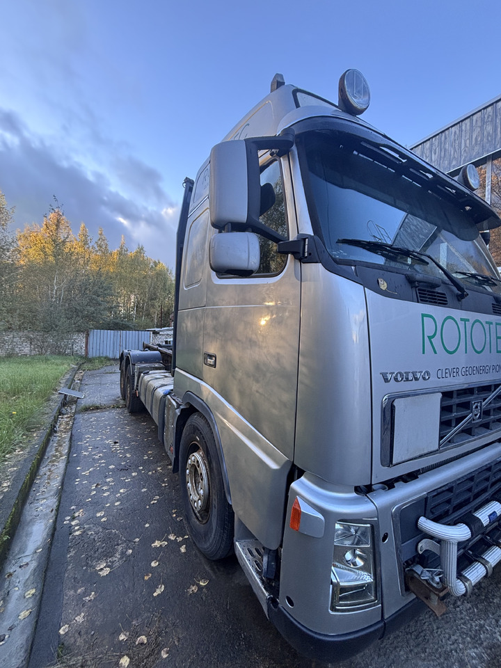 VOLVO FH16 - 580 - Abrollkipper: das Bild 2 VOLVO FH16 - 580 - Abrollkipper: das Bild 2