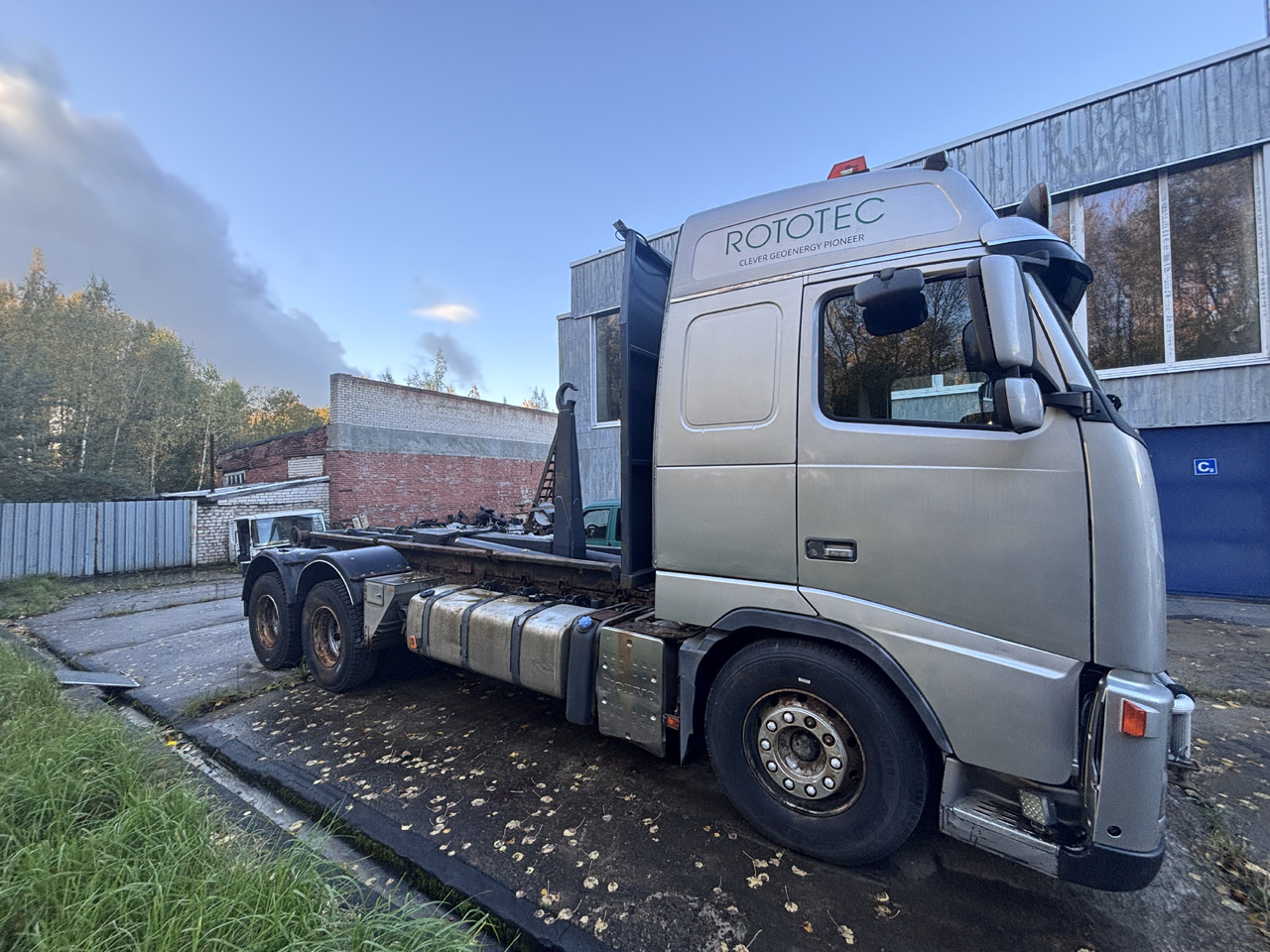 VOLVO FH16 - 580 - Abrollkipper: das Bild 4 VOLVO FH16 - 580 - Abrollkipper: das Bild 4