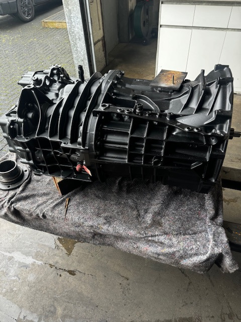 ZF generalüberholtes Getriebe im Austausch 16S2533 MAN Ecosplit 4 - Getriebe: das Bild 1 ZF generalüberholtes Getriebe im Austausch 16S2533 MAN Ecosplit 4 - Getriebe: das Bild 1