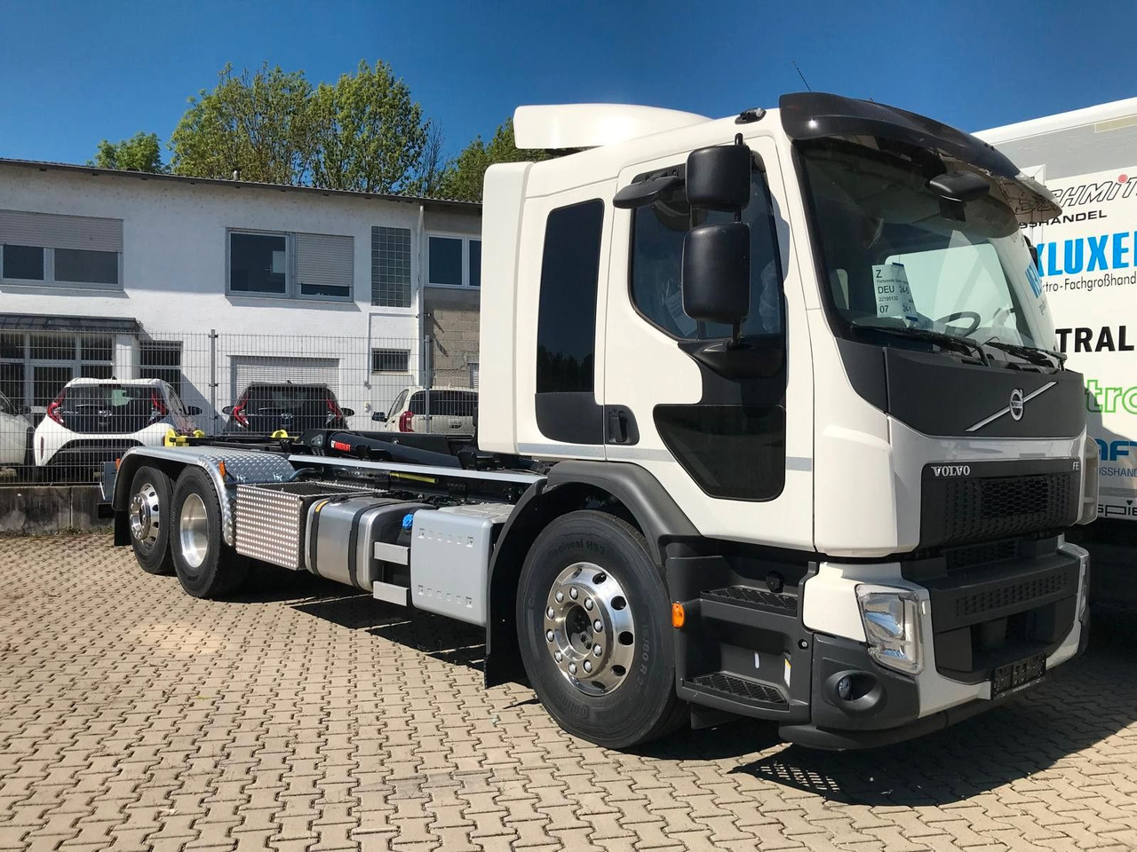 Volvo FE 320 6x2 - Abrollkipper: das Bild 1 Volvo FE 320 6x2 - Abrollkipper: das Bild 1