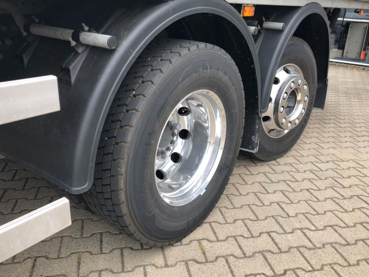 Volvo FE 350 6x2 Lenkachse*ALU*LBW*EDSCHA - Plane LKW: das Bild 5 Volvo FE 350 6x2 Lenkachse*ALU*LBW*EDSCHA - Plane LKW: das Bild 5