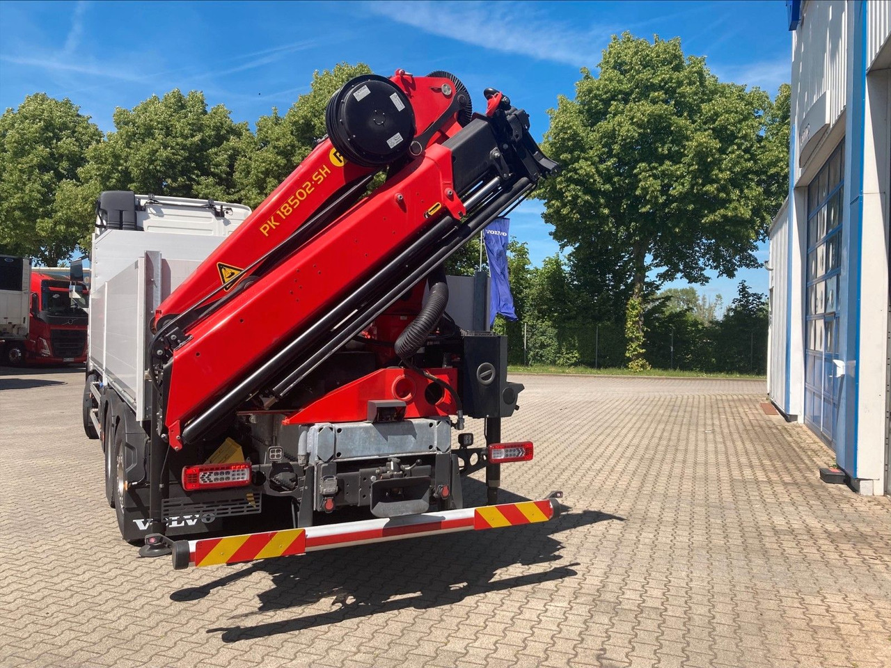 Pritsche LKW, Autokran Volvo FH 6x2 R NLA Luftfederung: das Bild 6