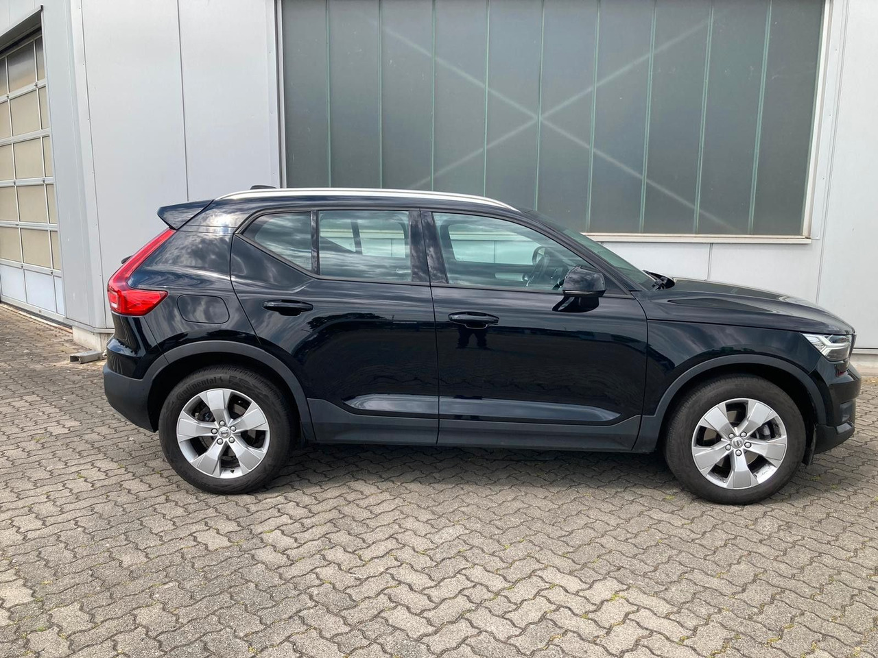 Volvo XC 40 D3 Momentum Pro AWD - SUV/ Geländewagen: das Bild 2 Volvo XC 40 D3 Momentum Pro AWD - SUV/ Geländewagen: das Bild 2