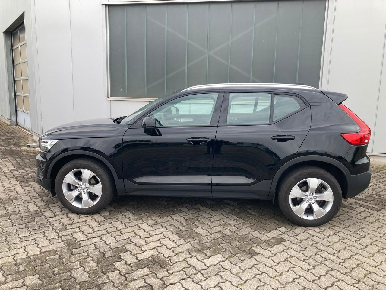 Volvo XC 40 T3 Momentum Pro 2WD - SUV/ Geländewagen: das Bild 3 Volvo XC 40 T3 Momentum Pro 2WD - SUV/ Geländewagen: das Bild 3