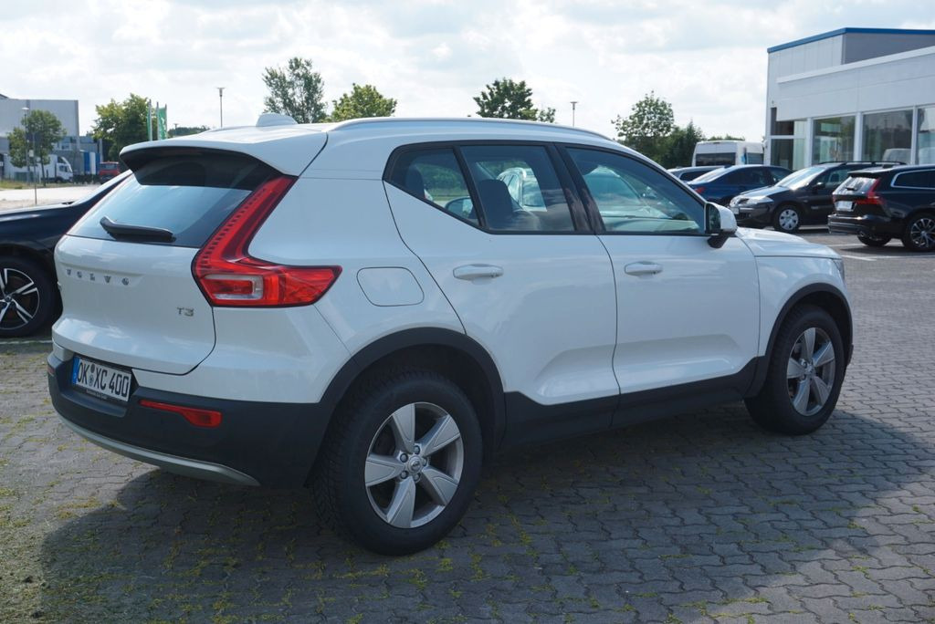 Volvo XC 40 T3 Momentum Pro 2WD - SUV/ Geländewagen: das Bild 3 Volvo XC 40 T3 Momentum Pro 2WD - SUV/ Geländewagen: das Bild 3