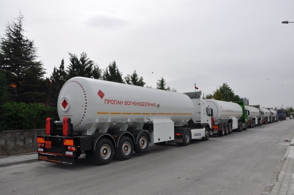 NEU: Tankauflieger Özgül LPG TANK TRAILER: das Bild 14