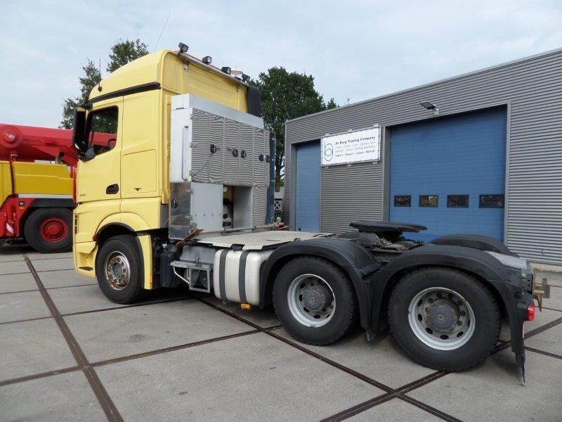 Mercedes-Benz Actros 3351 6x4 - Sattelzugmaschine: das Bild 4 Mercedes-Benz Actros 3351 6x4 - Sattelzugmaschine: das Bild 4