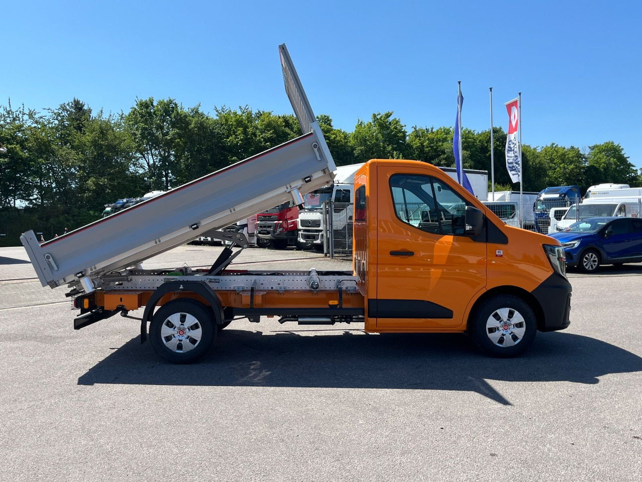 Renault Master mit JPM Dreiseitenkipper - Kipper Transporter: das Bild 4 Renault Master mit JPM Dreiseitenkipper - Kipper Transporter: das Bild 4