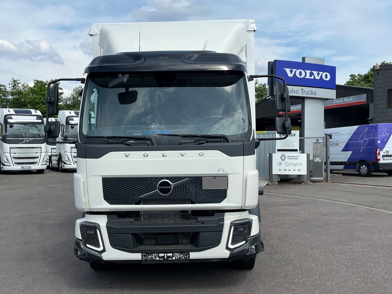 Volvo FL 14.245 Junge Schiebeplanenaufbau LBW - Plane LKW: das Bild 2 Volvo FL 14.245 Junge Schiebeplanenaufbau LBW - Plane LKW: das Bild 2