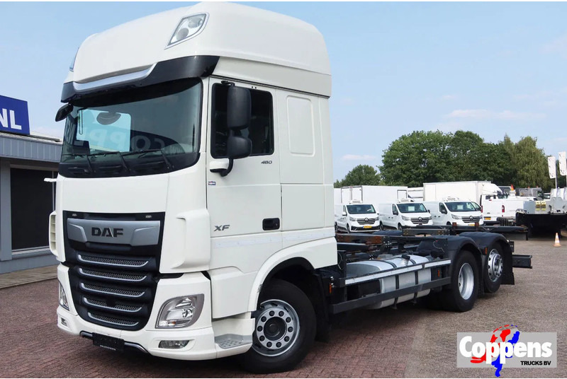 DAF XF 106.480 BDF Super Space CAb 6X2 FAN - Fahrgestell LKW: das Bild 1 DAF XF 106.480 BDF Super Space CAb 6X2 FAN - Fahrgestell LKW: das Bild 1