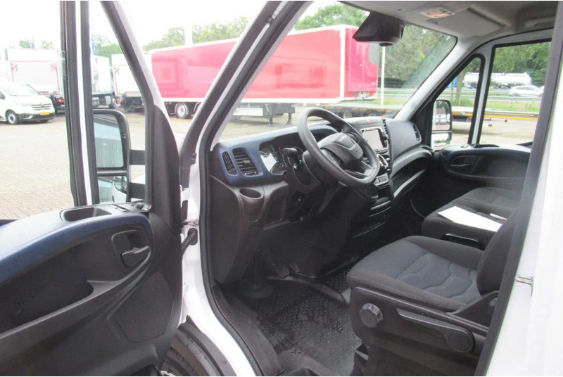 Iveco Daily 35C16 Bak+Klep Automaat Laadklep Airco Camera - Koffer Transporter: das Bild 5 Iveco Daily 35C16 Bak+Klep Automaat Laadklep Airco Camera - Koffer Transporter: das Bild 5