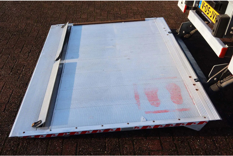 Iveco Daily 35C16 Carrier Xarios 350 Koel+Vries+verwarmen + stekker 220 volt, Dhollandia 750 kg klep - Kühltransporter: das Bild 5 Iveco Daily 35C16 Carrier Xarios 350 Koel+Vries+verwarmen + stekker 220 volt, Dhollandia 750 kg klep - Kühltransporter: das Bild 5