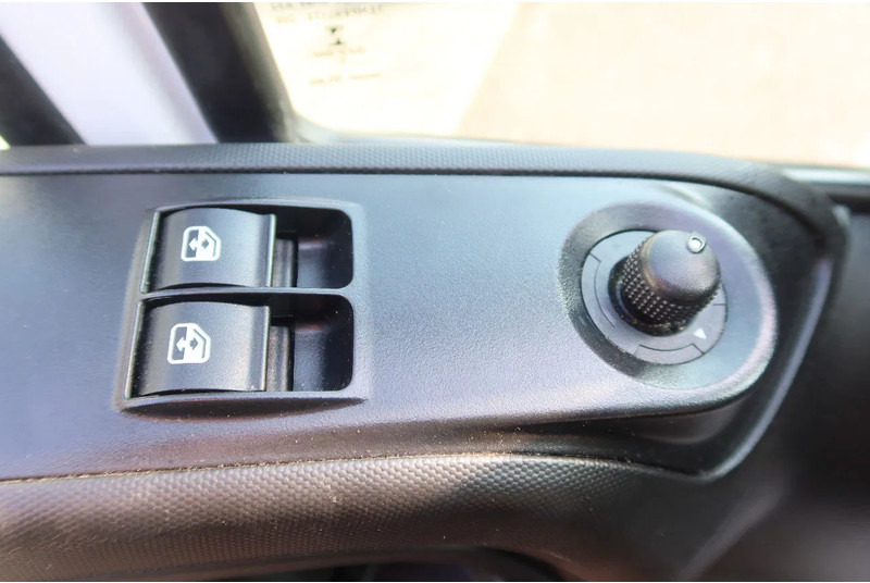 Iveco Daily 35S16 Bakwagen + Laadklep 750kg - Koffer Transporter: das Bild 5 Iveco Daily 35S16 Bakwagen + Laadklep 750kg - Koffer Transporter: das Bild 5